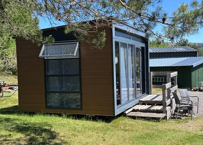 The Garden Room Tiny House Bed And Breakfast Stay